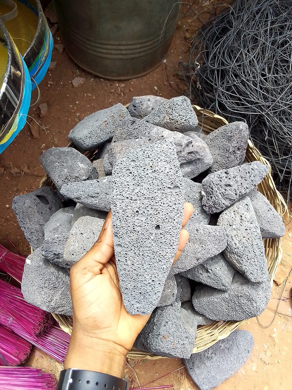 Кислоты в косметике: AHA, BHA, PHA — полный гайд