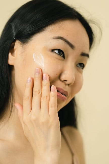 Кислоты в косметике: AHA, BHA, PHA — полный гайд